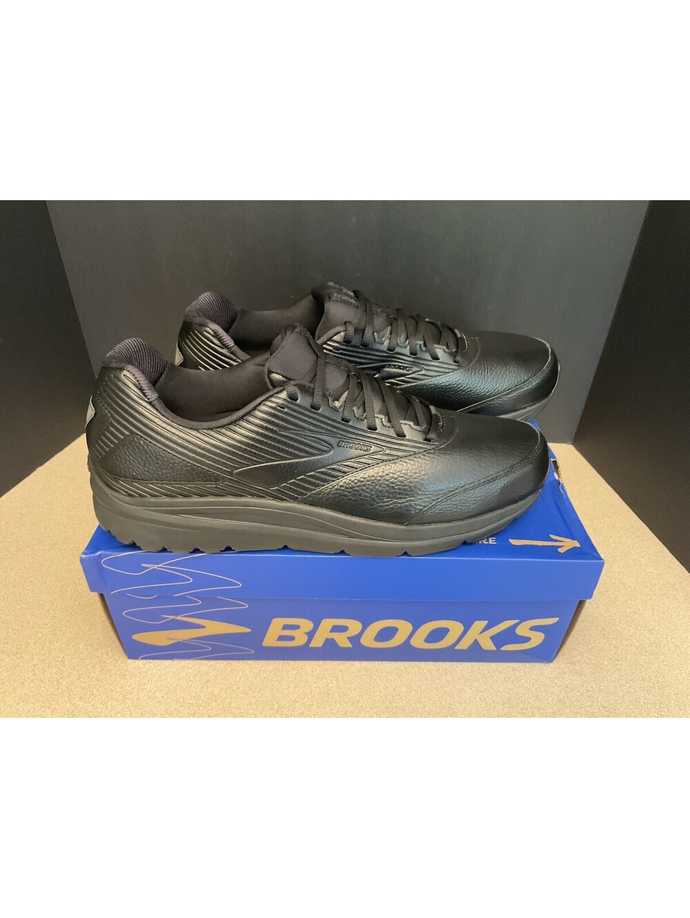 New! Mens Brooks Addiction Walker 2 Black Leather Walking Shoes. Size 15D. Nice!